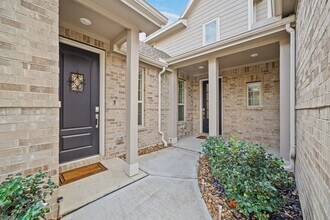 Building Photo - 9405 Vis Fls Trce
