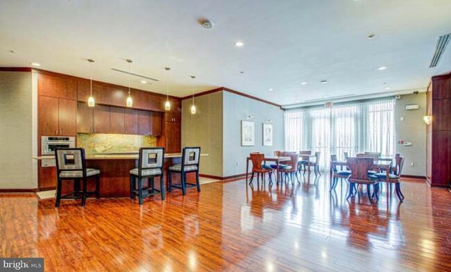 Foto del edificio - 11760 Sunrise Valley Dr
