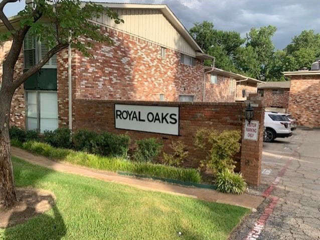 Foto del edificio - 7812 Royal Ln