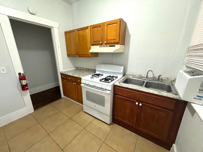 Foto del edificio - 105 N 17th St W