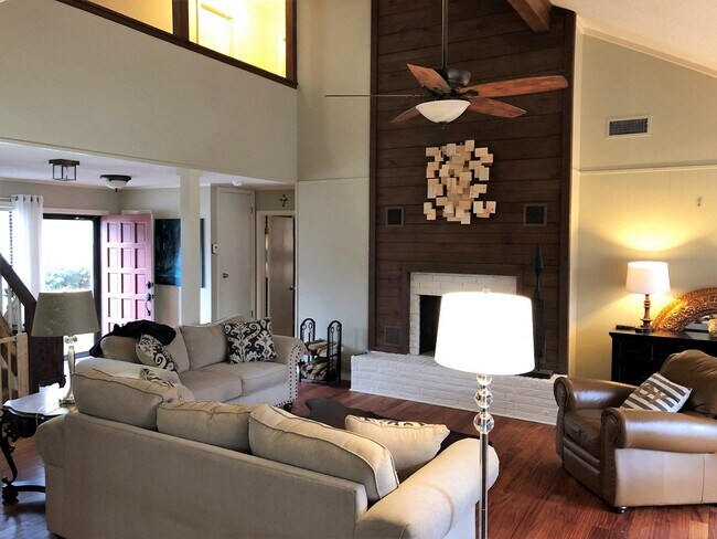 Foto del edificio - 1002 Chase Ln