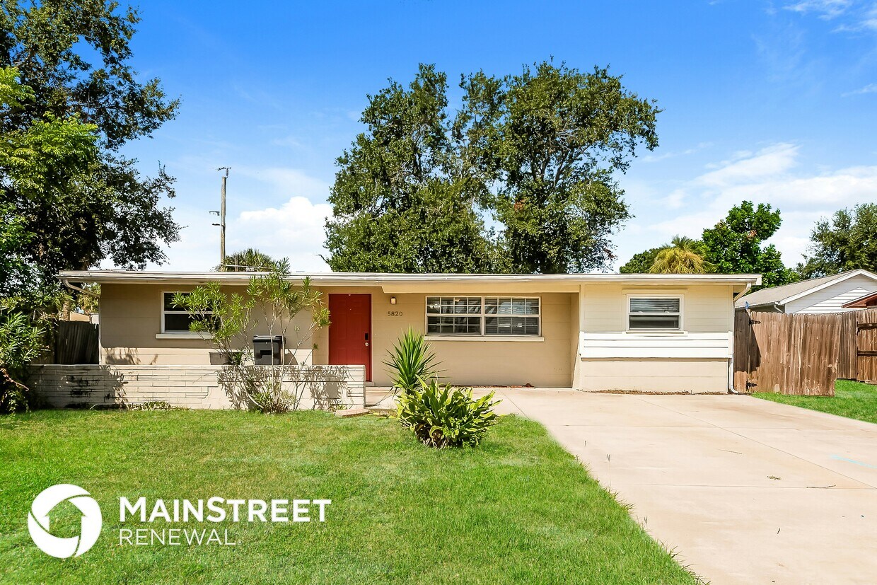 Foto principal - 5820 21st St W