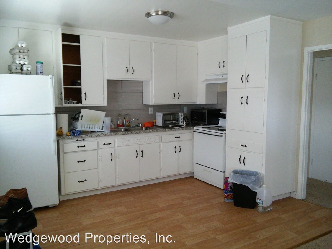 Foto del edificio - 3460 Warburton Ave