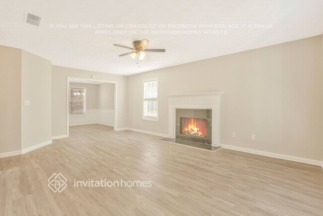 Building Photo - 115 E Lawn Dr