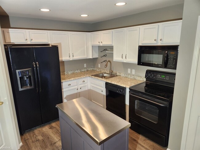 Building Photo - 2 br, 2 bath Condo - 9621 Lakeside Dr Spac...
