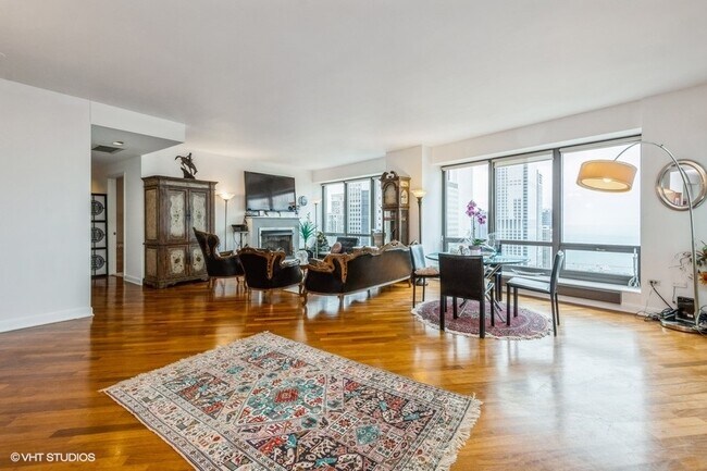Foto del edificio - 130 N Garland Ct