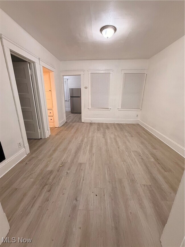 Foto del edificio - 10512 Greenlawn Ave