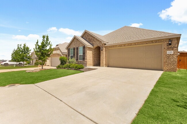Building Photo - 2255 Oak Run Pky