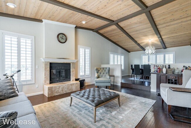 Building Photo - 4 br, 2.5 bath House - 1042 Evergreen Lane