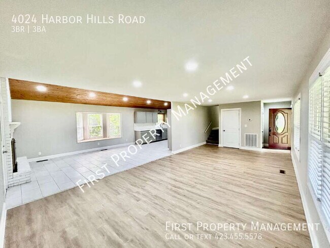 Foto del edificio - 4024 Harbor Hills Rd