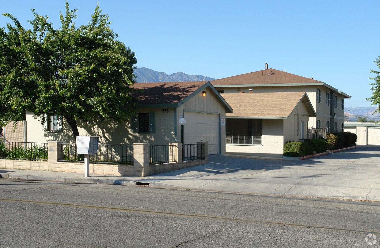 Building Photo - 525-529 Acacia Rd
