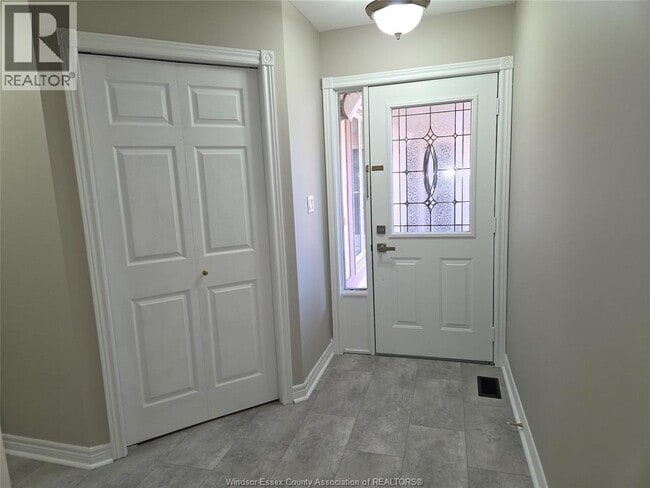 Photo du bâtiment - 391 Jason Ct