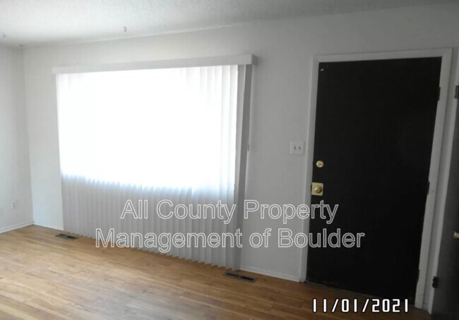 Building Photo - 838 Mt Evans St