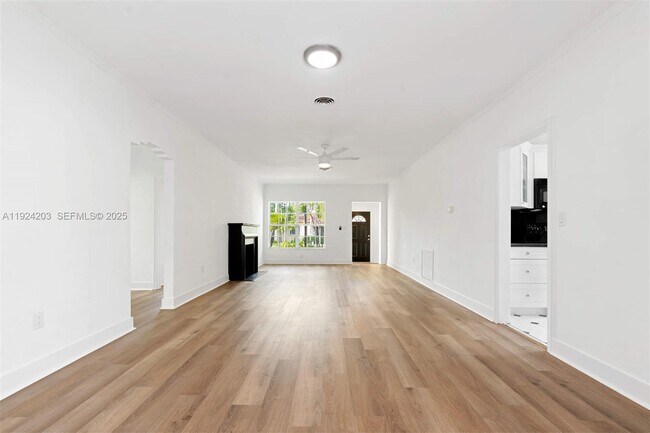 Foto del edificio - 8943 Hawthorne Ave