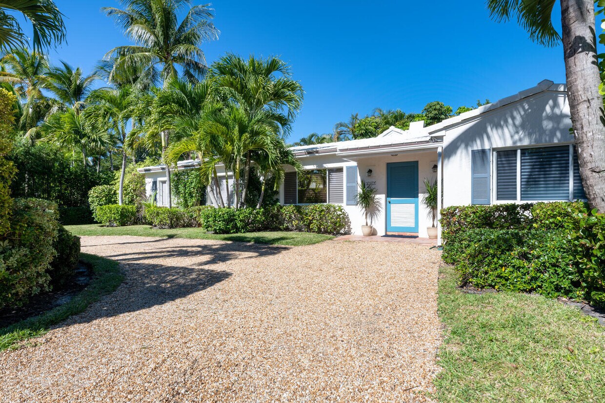 Foto principal - 217 Debra Ln
