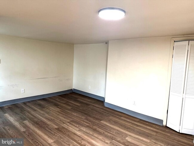 Foto del edificio - 725 W Broad St