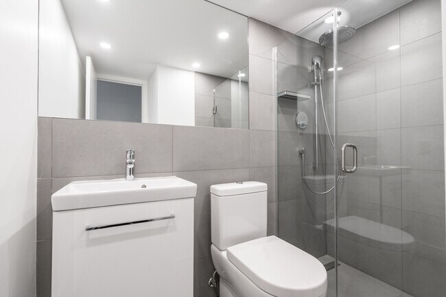 Building Photo - 798 Richmond St W