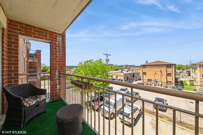 Foto del edificio - 9864 Leland Ave