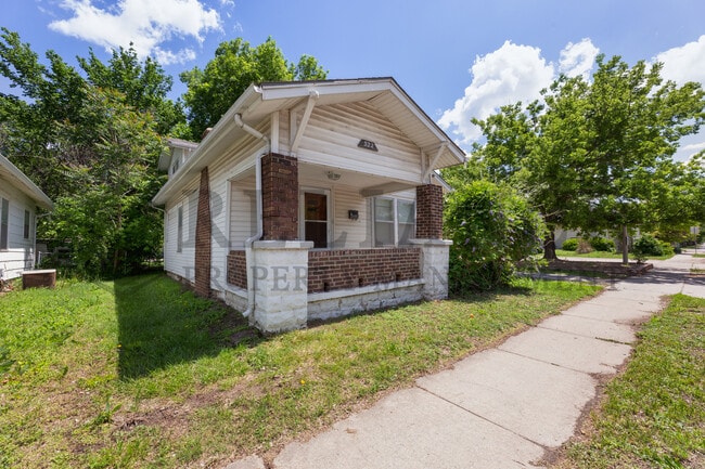 Building Photo - 322 N Meridian Ave