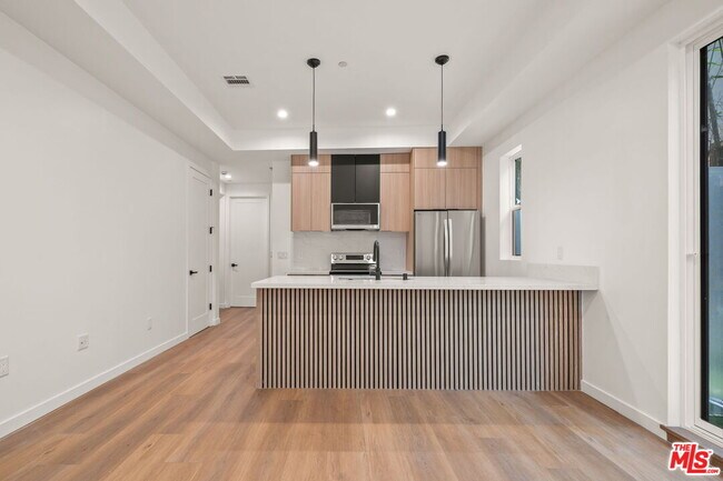 Foto del edificio - 259 S Park View St