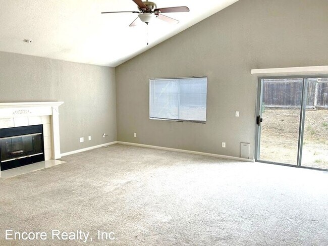 Foto del edificio - 4 Bedroom 2 Bathroom House