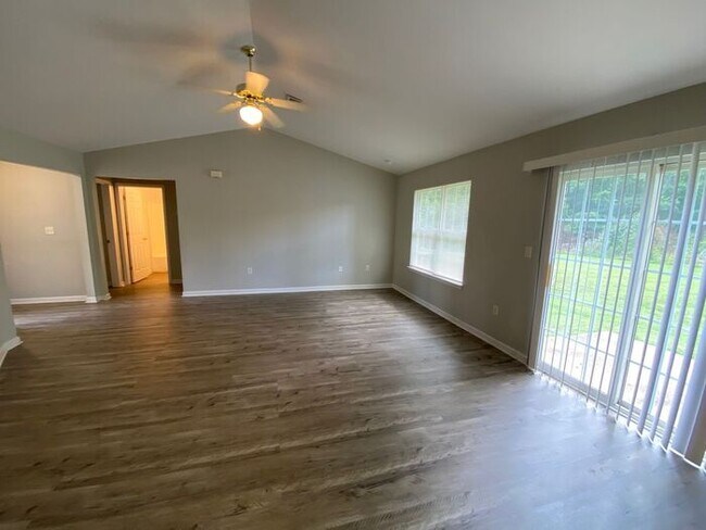 Building Photo - 1848 Tamara Way