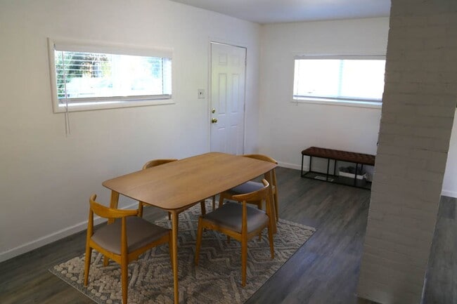 Building Photo - 2bed/1bath with a shop