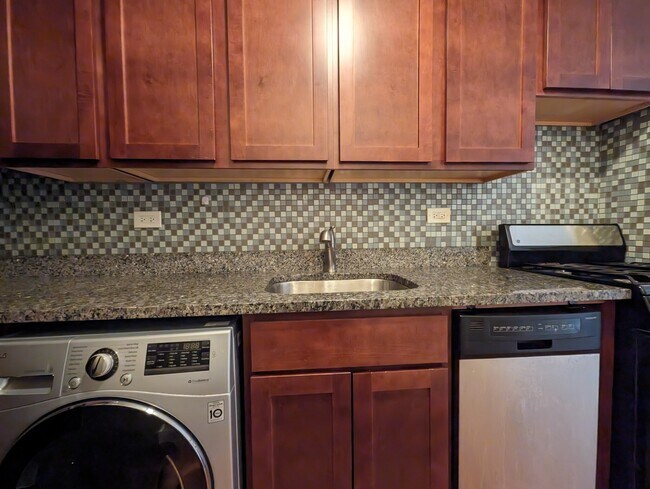 Foto del edificio - 557 W Arlington Pl