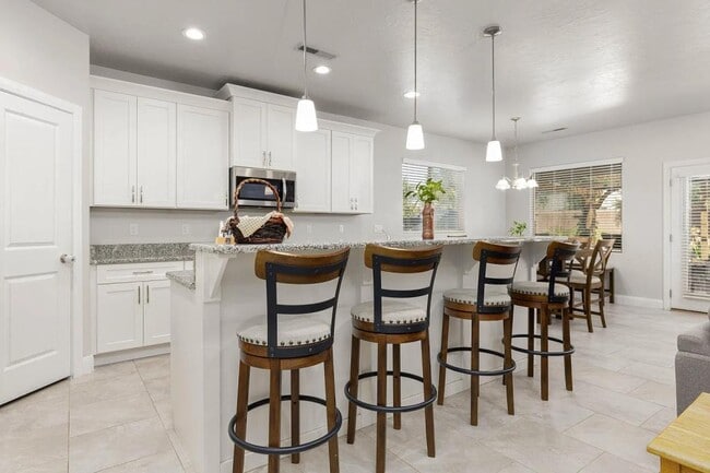 Building Photo - 2713 E 430 N