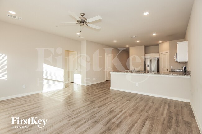 Building Photo - 308 Niki Dr