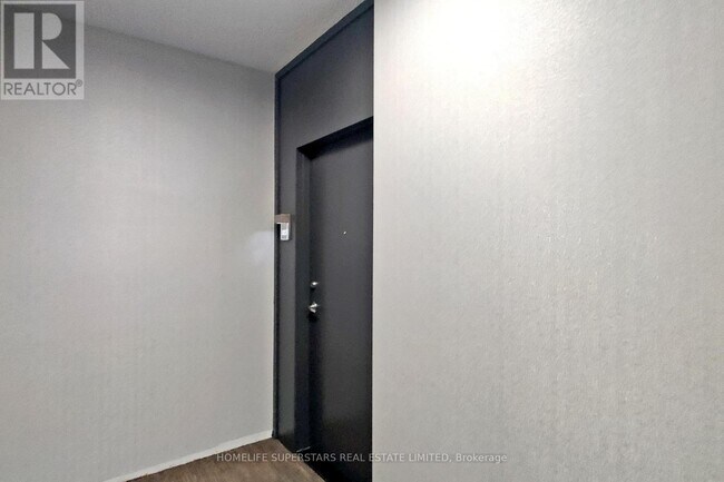 Building Photo - 223 Webb Dr