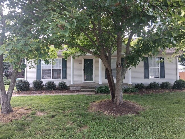 Building Photo - 1226 Autumn Oaks Dr