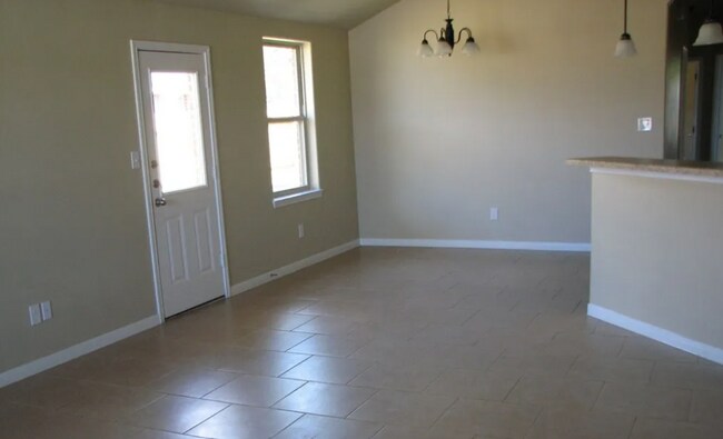 Building Photo - 4504 Cambridge Dr