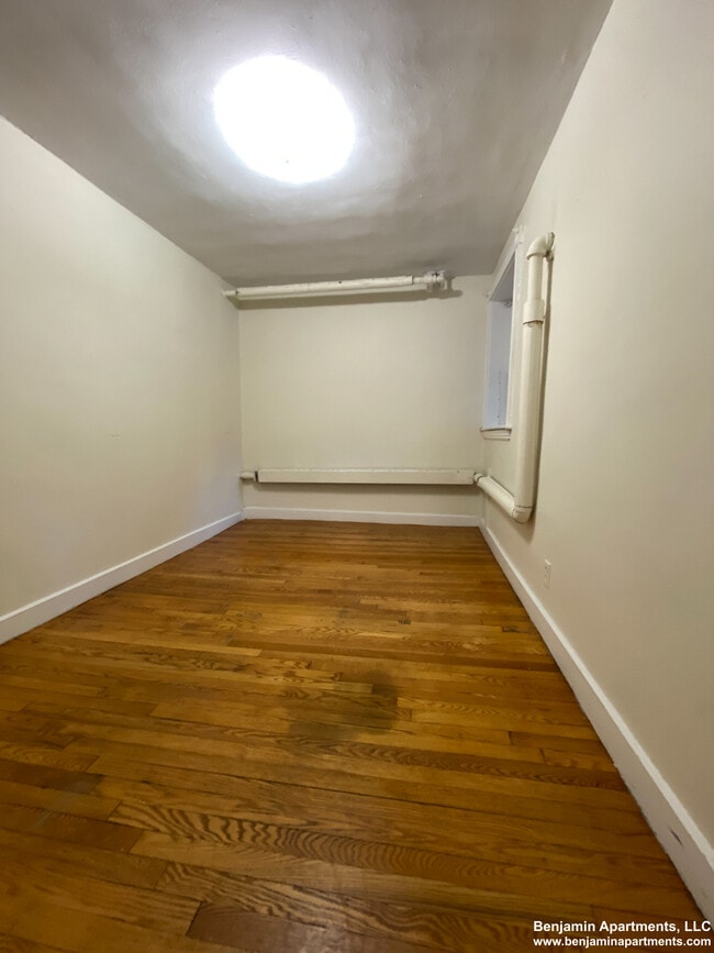 Foto del edificio - 1589 Beacon St