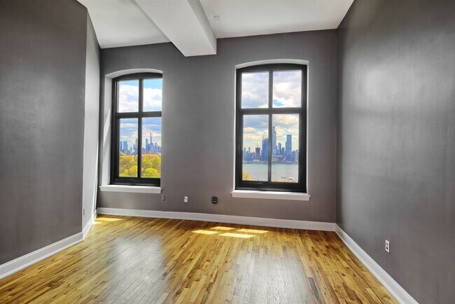 Foto del edificio - 518 Gregory Ave