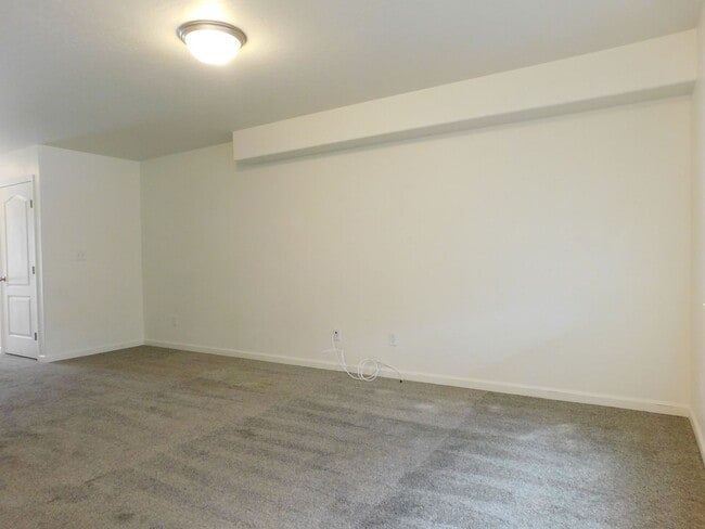 Building Photo - 654 Trinity Way