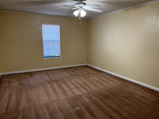 Foto del edificio - 2 Bedroom one bath Apartment close to VSU!
