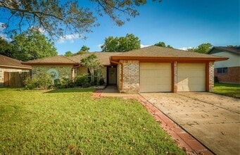 Building Photo - 22627 Elsinore Dr