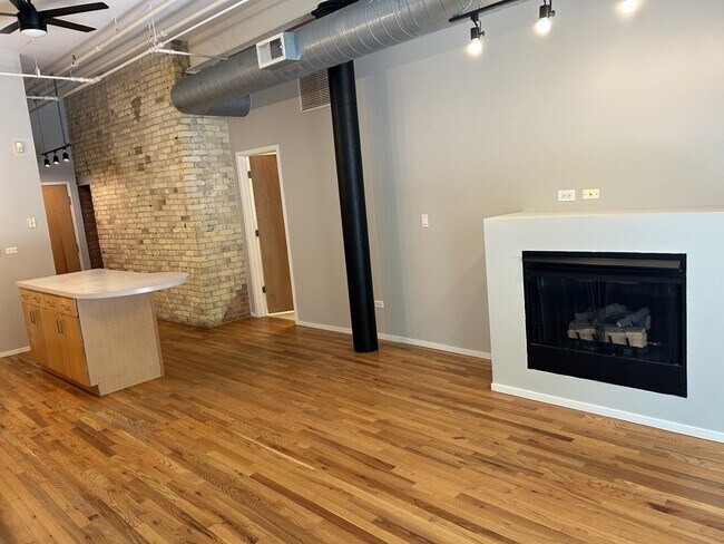 Foto del edificio - 420 S Clinton St