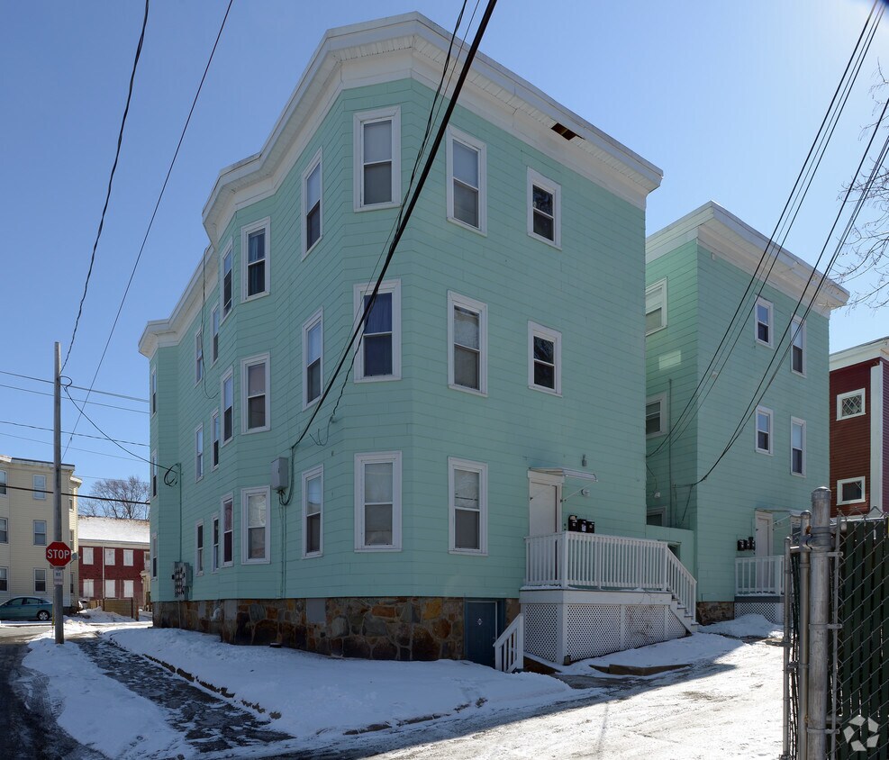 Foto del edificio - 427 Warren Ave