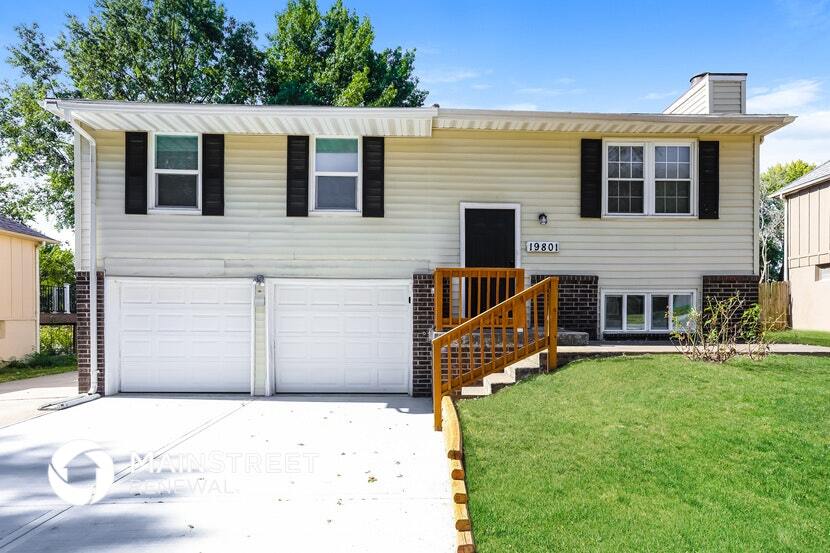 Foto principal - 19801 E Millhaven St