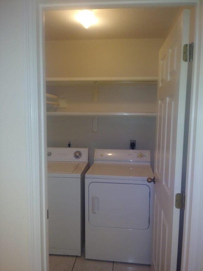 laundry room - 713 Sandpiper Ave