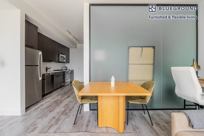 Building Photo - 501 Brazos St