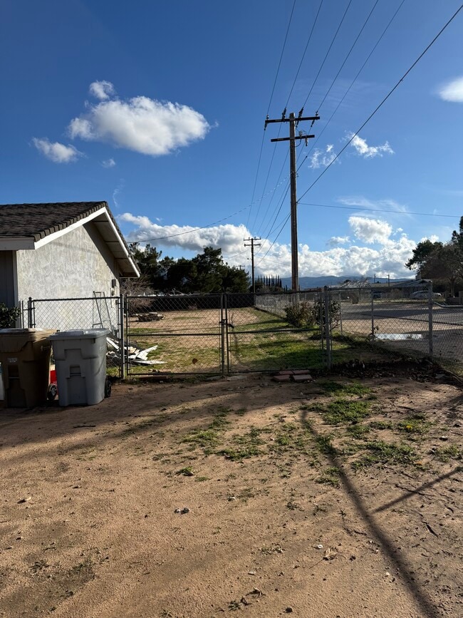 Building Photo - 17805 Bascom St