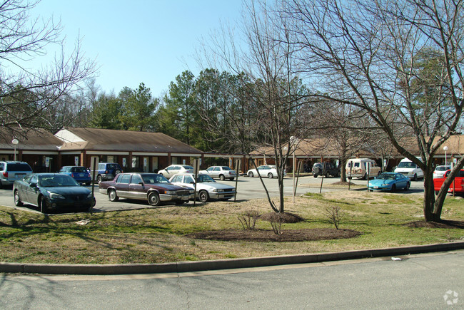 Building Photo - Hollybrook Apartments