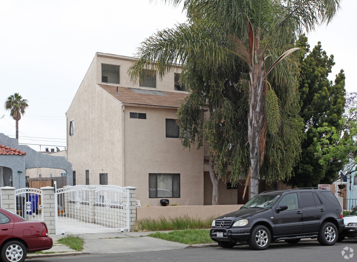 Primary Photo - 4331 42nd St