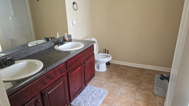 Foto del edificio - 2797 Huntcliffe Dr