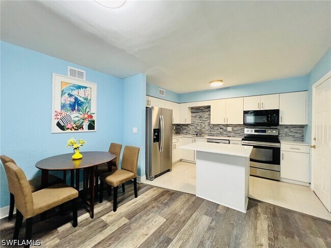 Building Photo - 465 Bald Eagle Dr