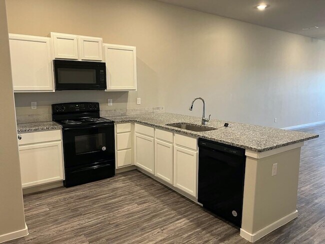 Building Photo - 1903 Langford Ave