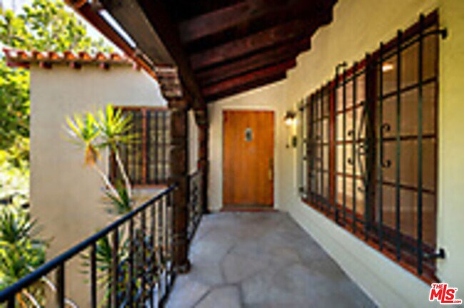 Foto del edificio - 815 N Harper Ave